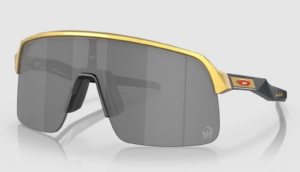 Очки Oakley Sutro Lite Patrick Mahomes II Collection prizm black Lenses, olympic gold Frame