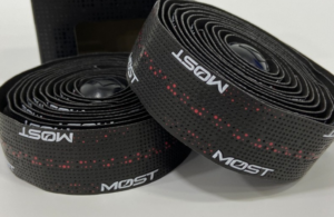 Обмотка руля Bar Tape ULTRAGRIPevo 3mm BLACK DOTTED RED AM